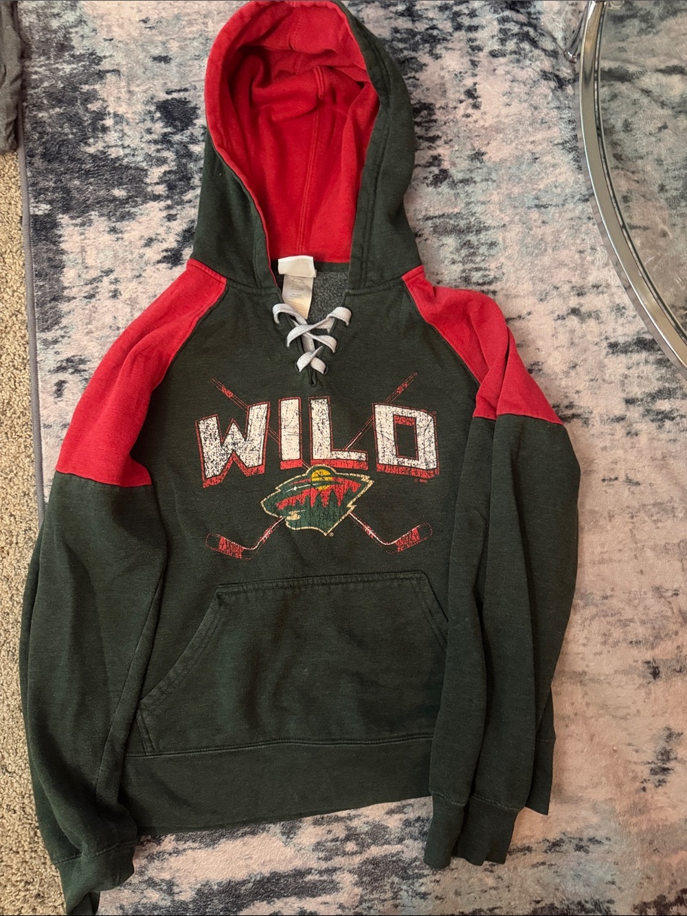 NHL Men's Green & Red 'WILD' Crewneck Hoodie